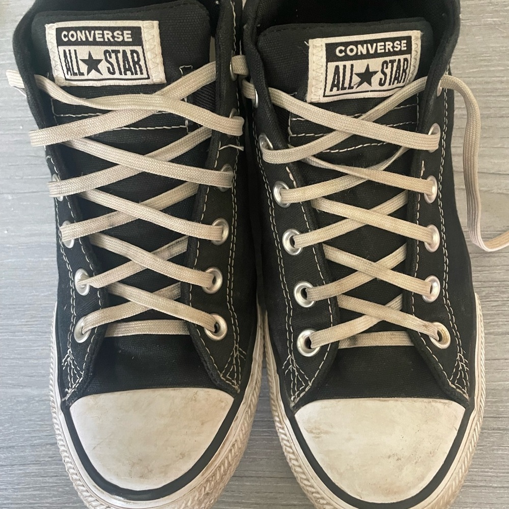 Boys size 6 high top converse